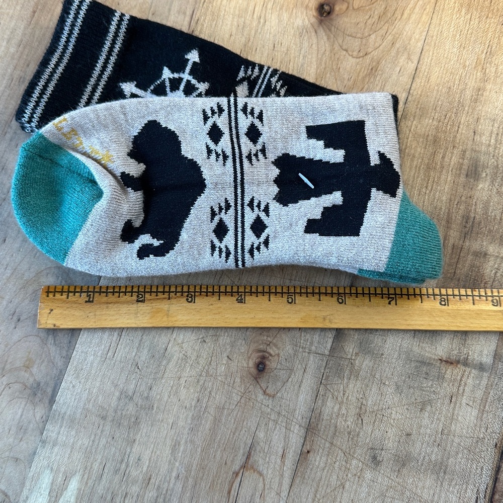 New Tags, Black and Tan Patterned Green Toe/Heal Socks.Size M or L, See new pic. - Picture 5 of 7
